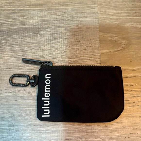 🖤NEW LULULEMON pouch🖤 - Picture 1 of 4